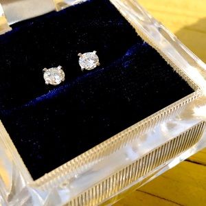 14k White Gold .50ct Round Diamond Earrings